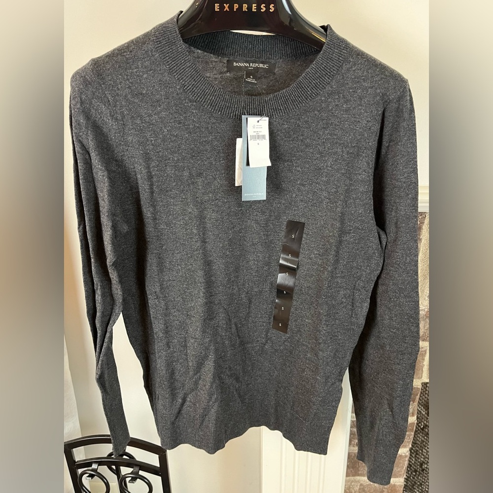Banana Republic Charcoal Crewneck Sweater, Women’s Size S. Lightweight Knit. NWT
